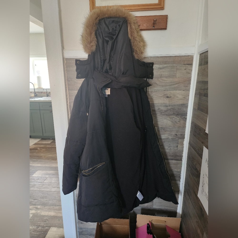 Old Navy Maternity Winter Coat -Medium